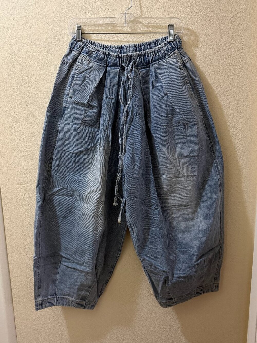 Women's Wide Leg Baggy Jeans - Picture 4 of 10